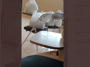 Jadwal Ujian Terus Diundur, Dosen Traktir Makanan Mahasiswa