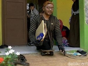 Ini Skateboard Andalan Hikmat, Guru Difabel di SLB Negeri Batang