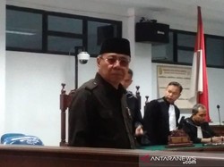 Eks Bupati di Aceh  Menangis Saat Ditanya Transfer Rp 1 M ke Sopir Pribadi