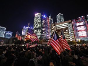 Trump Teken RUU Dukung Mereka, Demonstran Hong Kong Gelar Perayaan Trump Teken RUU Dukung Mereka, Demonstran Hong Kong Gelar Perayaan
