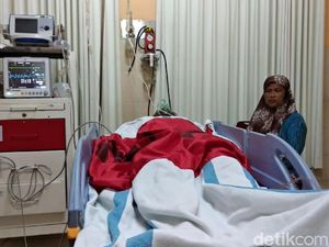 Berkelahi di Atas Genting Rumah Warga, Satu Warga Banyuwangi Kritis Berkelahi di Atas Genting Rumah Warga, Satu Warga Banyuwangi Kritis