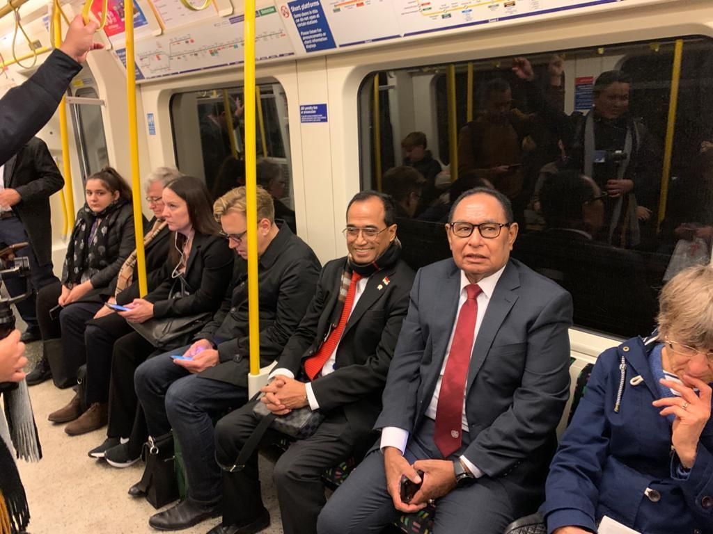 Jajal MRT di London, Menhub: Yang Naik Pelajar Sampai Bos Jajal MRT di London, Menhub: Yang Naik Pelajar Sampai Bos