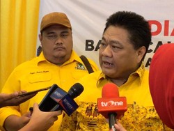 Serahkan Formulir, Ridwan Hisjam Siap Maju Jadi Caketum Golkar