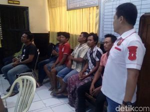 Buntut Warga Lamongan Tuntut Perangkat Dipecat karena Mesum, 8 Orang Ditangkap