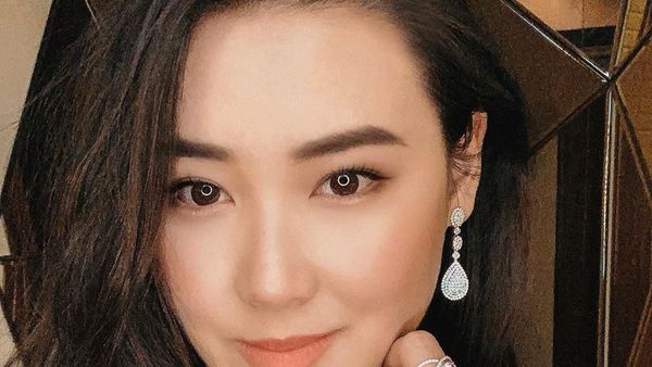 Gaya Karen Vandela, Tunangan Boy William yang Anak Konglomerat