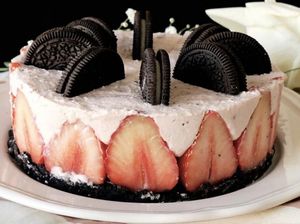Resep Kue : Cheesecake Stroberi Oreo No Bake