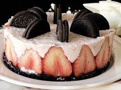 Resep Kue : Cheesecake Stroberi Oreo No Bake