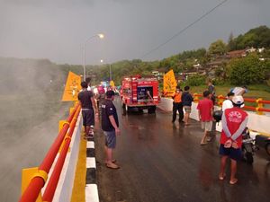 Jembatan Menuju Kawasan Wisata Ziarah Gunung Kemukus Sragen Terbakar