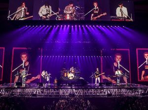 Young K & Woonpil Tebar Pujian untuk My Day