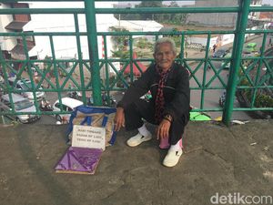 Viral Kakek Penjual Jasa Timbang Badan di Stasiun Bogor, Ini Sosoknya Viral Kakek Penjual Jasa Timbang Badan di Stasiun Bogor, Ini Sosoknya