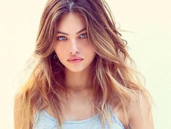 Wanita Tercantik di Dunia Dikritik Usai Posting Foto Pegang Rokok Elektrik