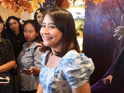 Nonton Frozen II, Prilly Latuconsina Terinspirasi Buat Gaun