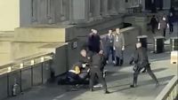 Detik-detik Polisi Tembak Mati Pelaku Teror di London Bridge