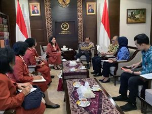 Kowani Diterima Mensesneg Pratikno