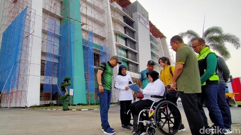 Risma Jadikan GBT Berstandar VIVA Agar Dilirik Jadi Venue Piala Dunia U-20 Risma Jadikan GBT Berstandar VIVA Agar Dilirik Jadi Venue Piala Dunia U-20