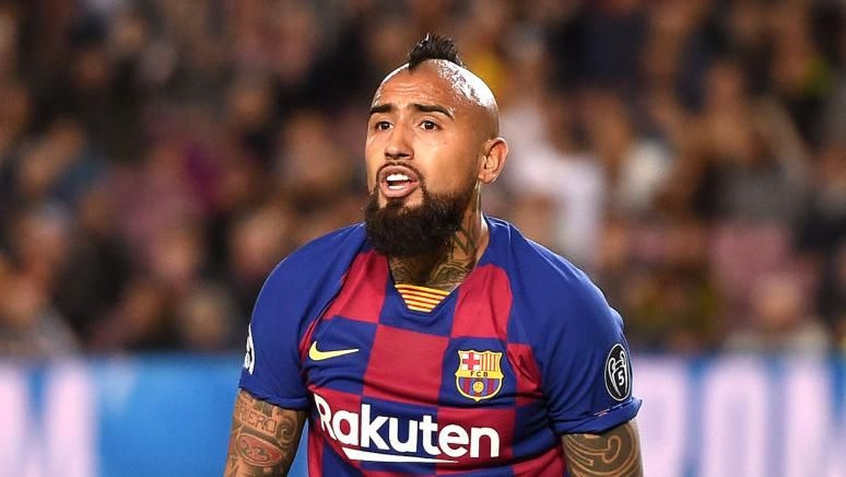 Arturo Vidal diduga mabuk saat live Instagram. (Foto: Alex Caparros/Getty Images)