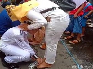 Gelar Acara Anak Basuh Kaki Ibu, Polresta Sukabumi Raih Rekor Dunia