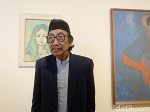 Bukan Beautifikasi, Jeihan Sukmantoro Lukis Orang dari Sisi Aura Mistik