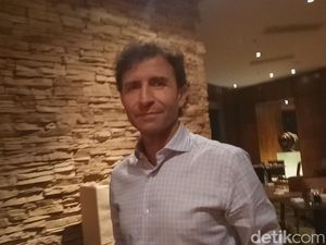 Luis Milla Ditunjuk Sebagai Pelatih Baru Persib Bandung Luis Milla Ditunjuk Sebagai Pelatih Baru Persib Bandung
