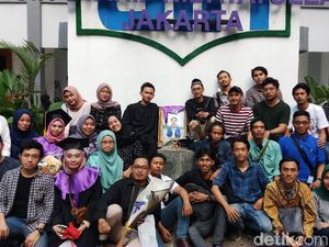 Perbincangan Terakhir Mahasiswa UIN Jakarta yang Tewas Jelang Wisuda Perbincangan Terakhir Mahasiswa UIN Jakarta yang Tewas Jelang Wisuda