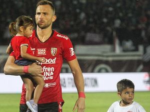 Libur Kompetisi, Ilija Spasojevic Quality Time dengan Buah Hati Libur Kompetisi, Ilija Spasojevic Quality Time dengan Buah Hati
