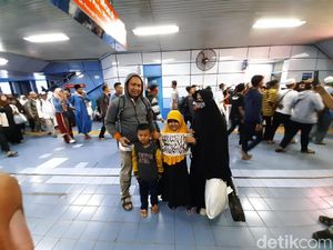 Demi Tahajud Reuni 212, Dadang dari Bekasi Bawa 2 Anak Kecilnya