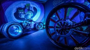 Ruang Fantasy World Dipenuhi Motor Custom Legendaris