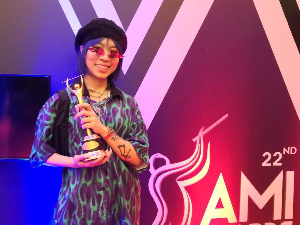 Tanda Bergabungnya Ramengvrl dengan Label AS Tanda Bergabungnya Ramengvrl dengan Label AS