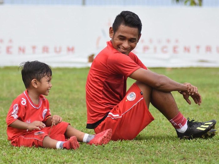 Ramdani Lestaluhu dan putranya