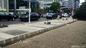 Penampakan Trotoar di Kemang yang Viral karena Bikin Sulit Parkir