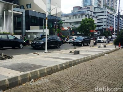 Penampakan Trotoar di Kemang yang Viral karena Bikin Sulit Parkir