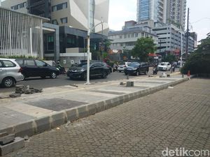 Tinggi Trotoar di Kemang Disoal, Pemprov Tegaskan Revitalisasi Sesuai Aturan Tinggi Trotoar di Kemang Disoal, Pemprov Tegaskan Revitalisasi Sesuai Aturan