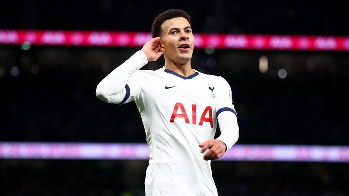 LONDON, ENGLAND - NOVEMBER 30:  Dele Alli of Tottenham Hotspur celebrates after scoring his teams second goal during the Premier League match between Tottenham Hotspur and AFC Bournemouth  at Tottenham Hotspur Stadium on November 30, 2019 in London, United Kingdom. (Photo by Julian Finney/Getty Images)