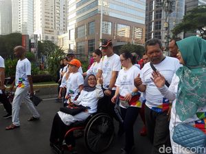 Mensos Ikut Gerak Jelan Sehat Peringati Hari Disabilitas Internasional Mensos Ikut Gerak Jelan Sehat Peringati Hari Disabilitas Internasional