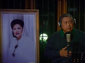 Kenang Bu Ani, SBY Nyanyikan Seruling di Lembah Sunyi