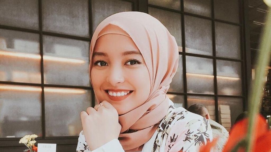 Gaya Hijab Aktris FTV Cerelia Raissa, Dulu Tak Percaya Agama Kini Hijrah