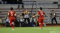 Vietnam mencetak gol keduanya di masa injury time. Gol kedua Vietnam dicetak oleh Nguyen Hoang Duc.