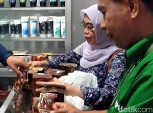 Dinkes Cianjur Razia Kopi Perkasa yang Tewaskan Warga Dinkes Cianjur Razia Kopi Perkasa yang Tewaskan Warga
