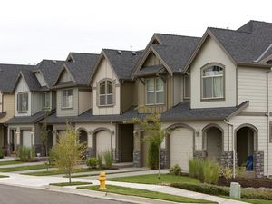 3 Wanita Indonesia yang Viral, Jual Rumah Sambil Tawarkan Diri Jadi Istri 3 Wanita Indonesia yang Viral, Jual Rumah Sambil Tawarkan Diri Jadi Istri