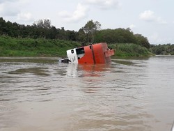Polisi Selidiki Unsur Pidana Tenggelamnya Kapal LCT Mutiara 77 di Kaltim