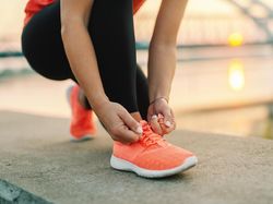 Penting! Tips Memilih Sepatu Lari Menurut Dokter Olahraga