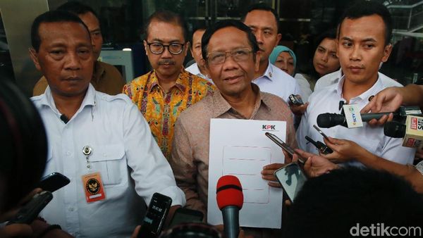 Momen Mahfud Md Setoran LHKPN ke KPK