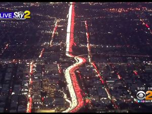 Seperti Bendera Indonesia, Ini Potret Kemacetan di Los Angeles