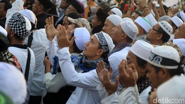 Potret Massa Reuni 212 di Monas