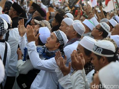 Potret Massa Reuni 212 di Monas