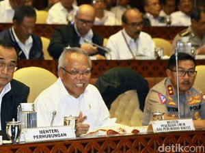 Budi Karya dan Basuki Rapat di DPR Evaluasi Mudik Nataru Budi Karya dan Basuki Rapat di DPR Evaluasi Mudik Nataru