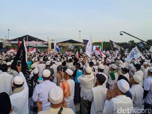 Ngantor, Anies Baswedan Tinggalkan Reuni 212 Lebih Awal