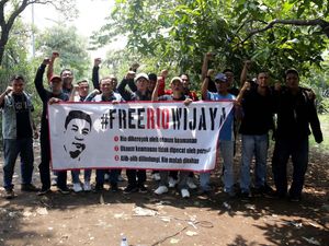 Dukungan Terus Mengalir untuk Aktivis Pekerja Pelabuhan