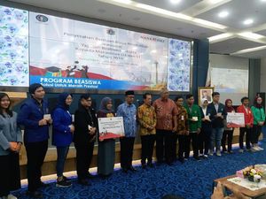 Penyaluran Beasiswa Khusus Karyawan