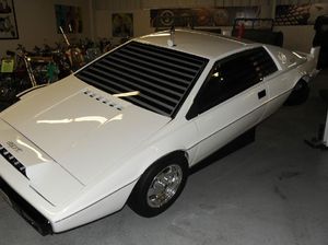 Murmer Abis! Harga Asli Mobil Selam Milik Elon Musk